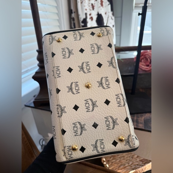 MCM Visetos White & Navy Boston handbag Vintage - Picture 5 of 11